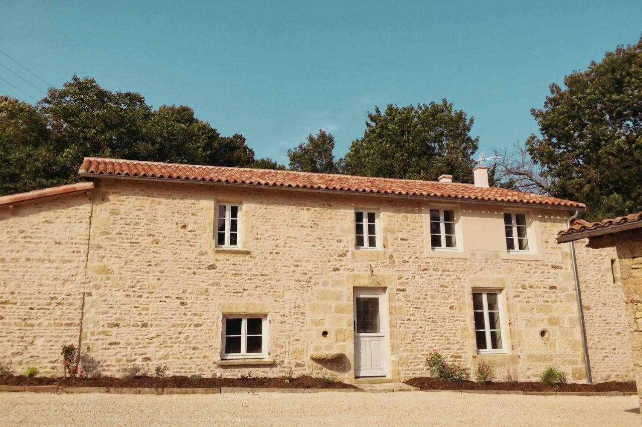 Gites Les Demeures De Valette Azay-le-Brule Kültér fotó